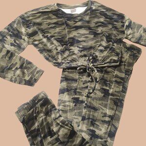 Camouflage Lounge Pajamas Set Size L 11-13 Soft  Velor No Boundaries Womens